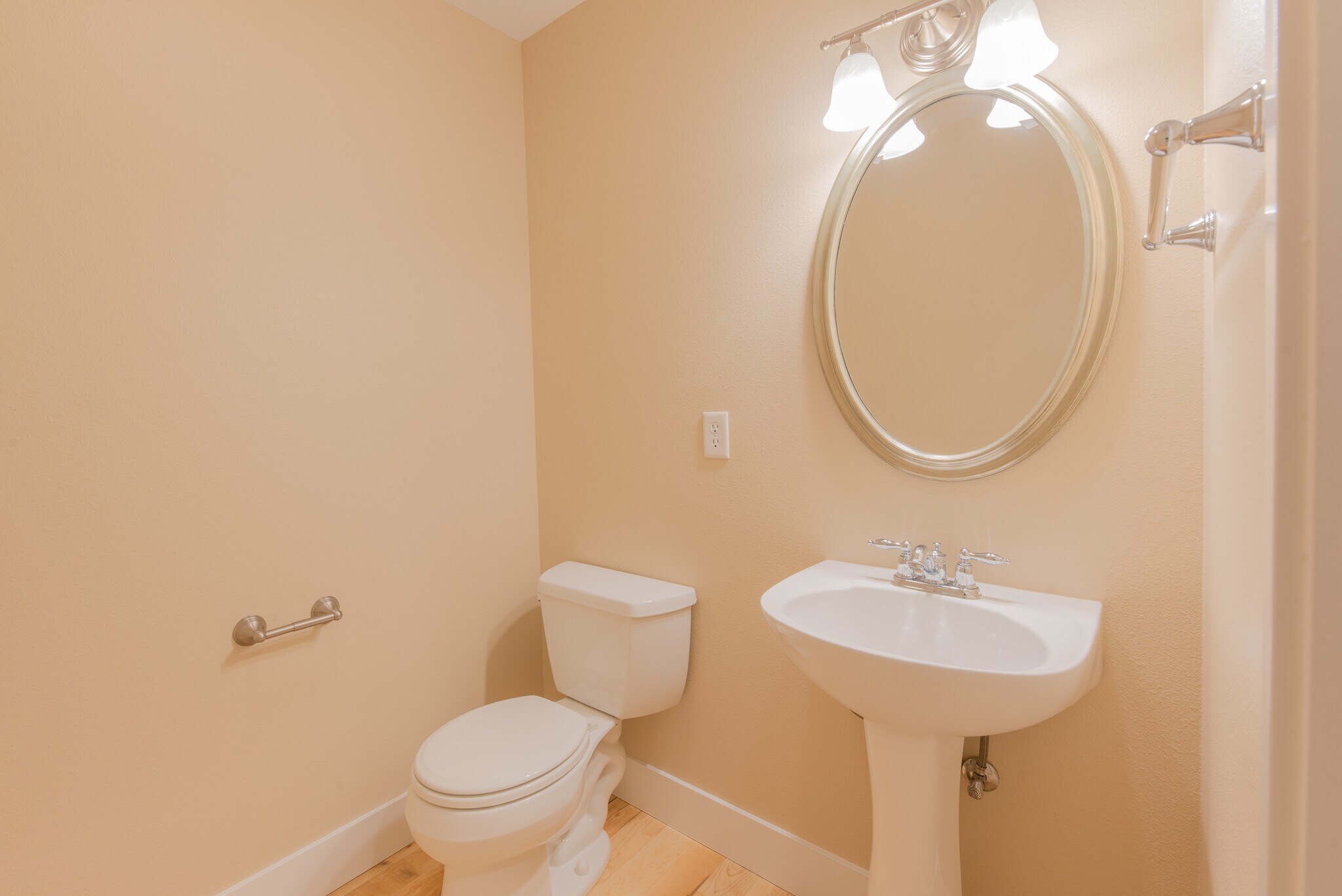 Building Photo - 1035 Road Runner St.