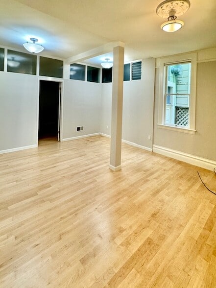 Building Photo - 40 Genoa Pl