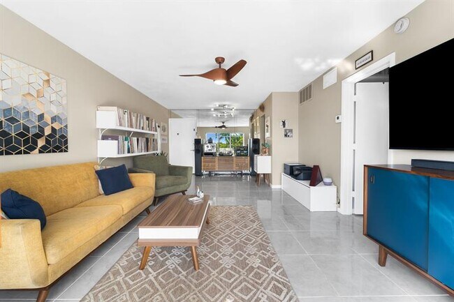 Building Photo - 3000 NE 16th Ave