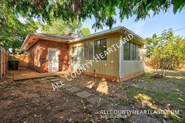 Building Photo - 2400 W Britton Rd