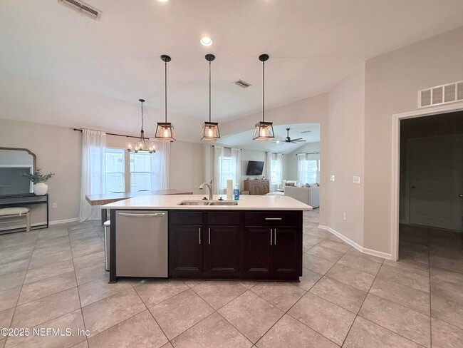 Building Photo - 304 Green Turtle Ln