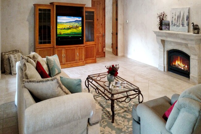 Living Room picture four - 18874 Meadowlark Ct