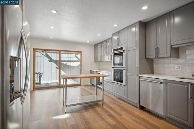 Building Photo - 119 Cypress Point Way
