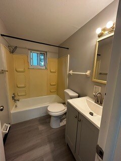 Building Photo - $1000.00 Moves you in.......2 Bedroom 1 Bath Townhome