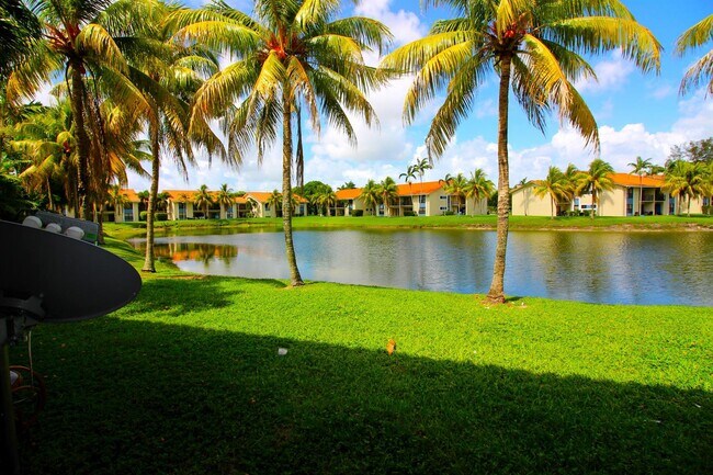 Building Photo - 1513 Lake Crystal Dr