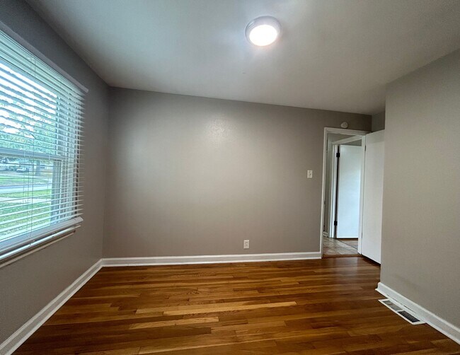 Building Photo - 1337 Odessa Dr