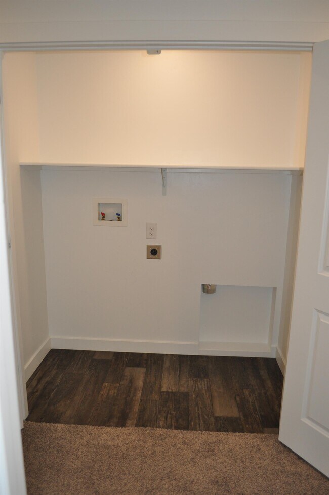 Building Photo - 14928 Messi St
