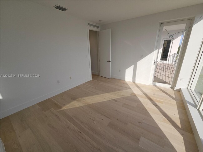 Building Photo - 10289 NW 75th Terrace