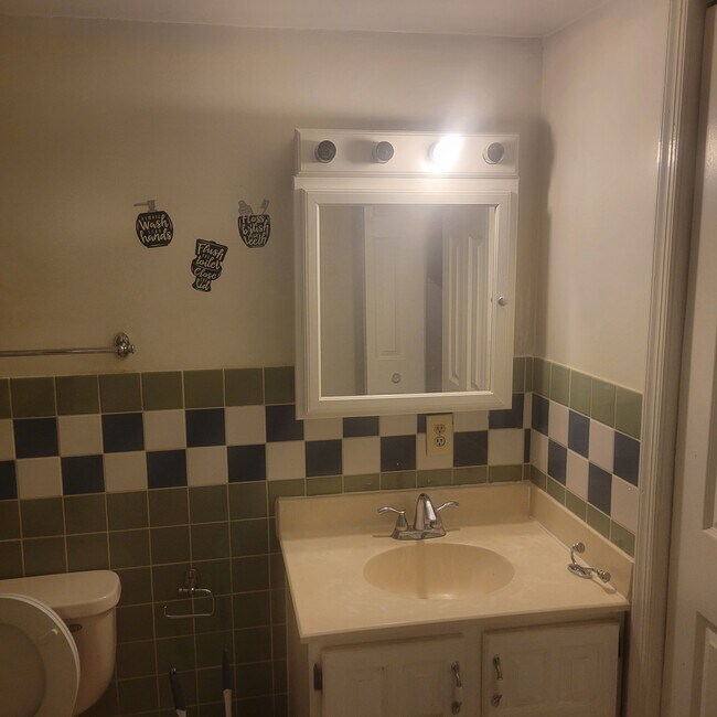 Primary Photo - 12 Carter Ln