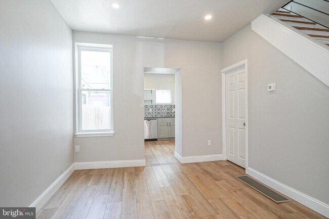 Building Photo - 3037 Tulip St