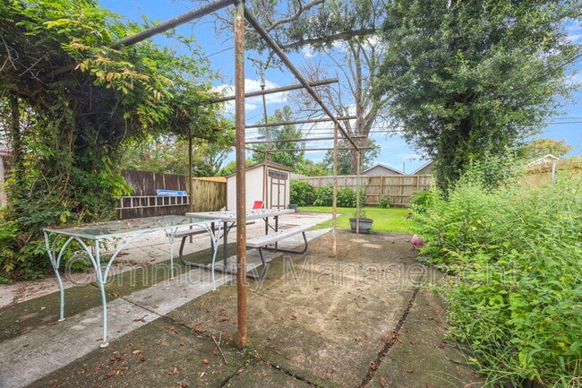 Building Photo - 600 Blanchard St