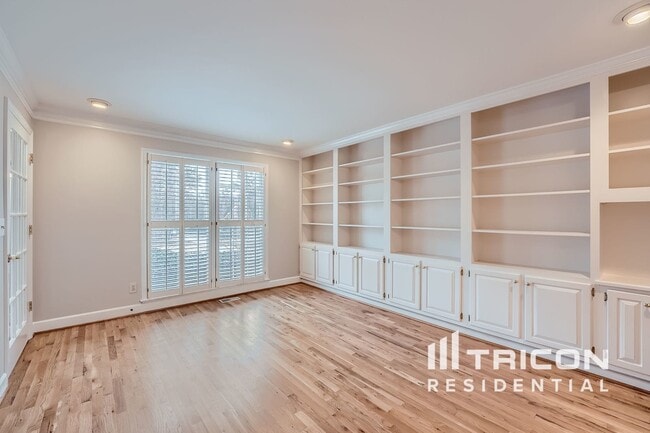 Building Photo - 847 Castle Walk Cove SW