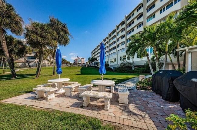 Building Photo - 100 Bluff View Dr