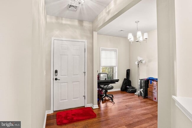 Building Photo - 2080 Deer Run Dr