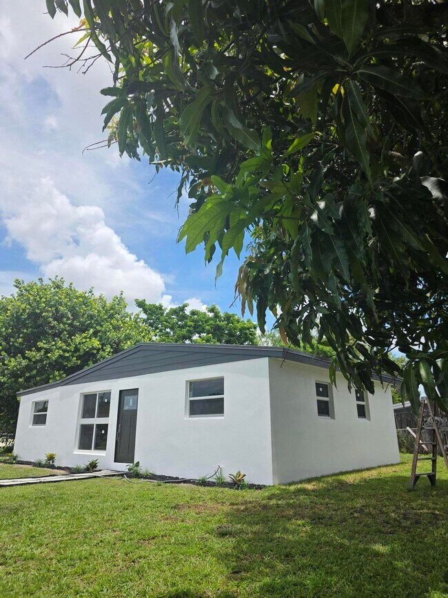 Building Photo - 4181 Winchester Ln