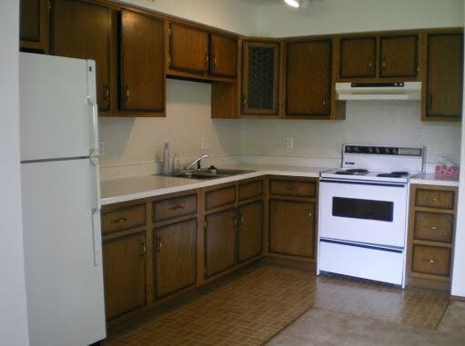 Kitchen - Linwood Apartments