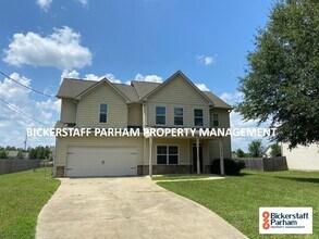 Building Photo - Self-Showings Available! Located in Fort M...