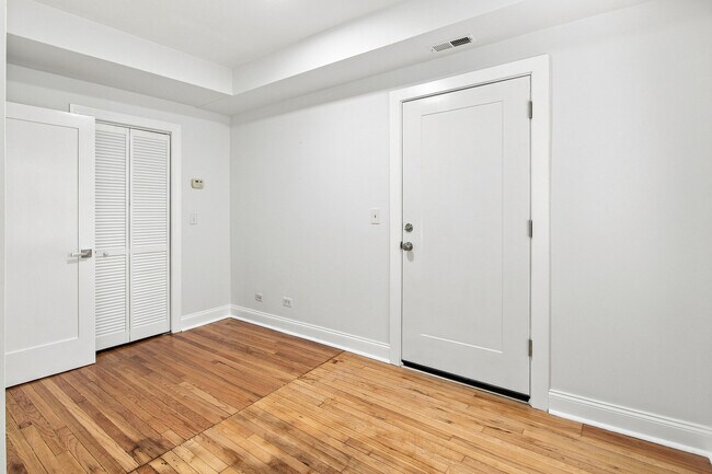 Building Photo - 3731 N Elston Ave