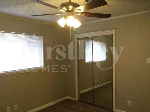 Building Photo - 7000 Meadowbrook Dr