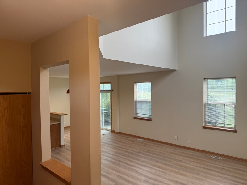 Building Photo - 611 Arbor Cir
