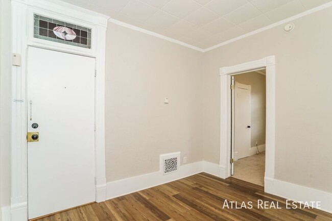 Building Photo - Charming 1 bedroom with a Bonus Room! Bran...