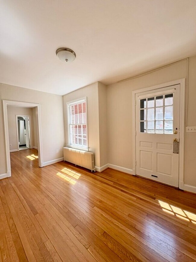 Building Photo - 4534 Avondale St