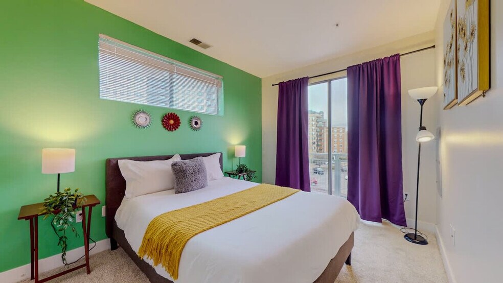 Building Photo - 545 Bedford St