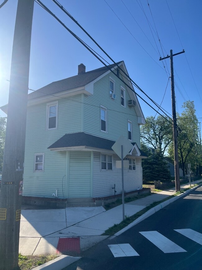 Building Photo - 503 N Delaware St