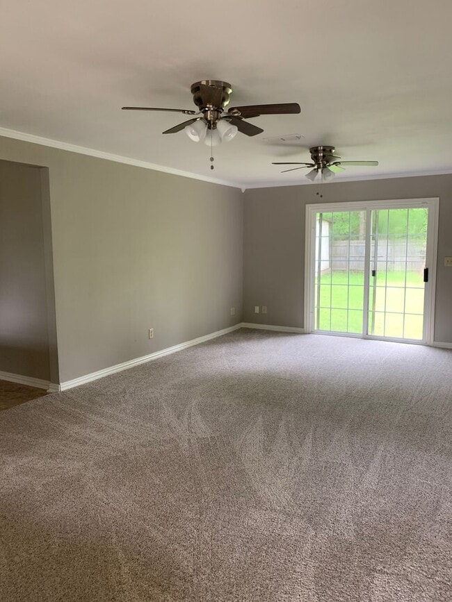 Building Photo - 4/2 Fenced Yard and Pet Friendly. SHISD