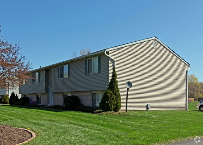 Primary Photo - Creekside Drive Community