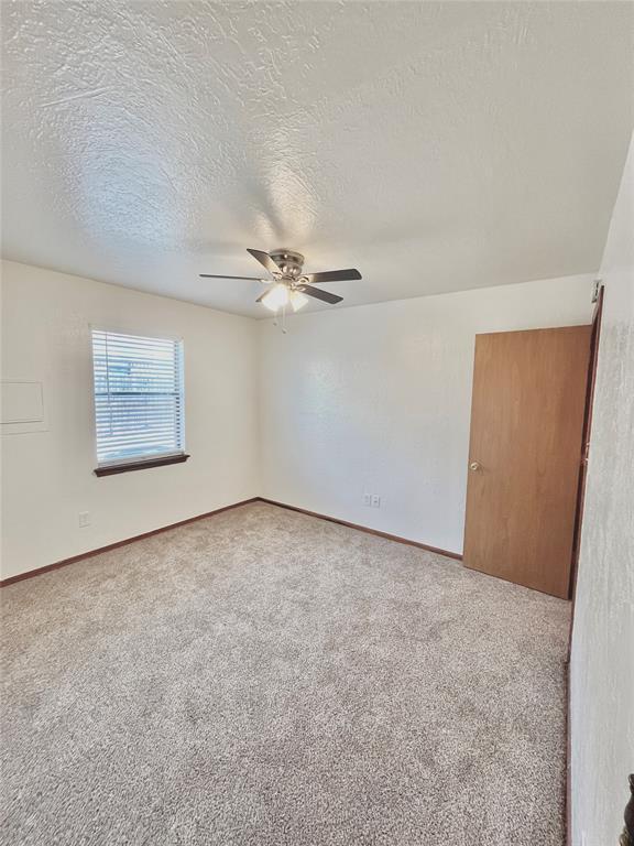 Building Photo - 1901 E Lindsey St