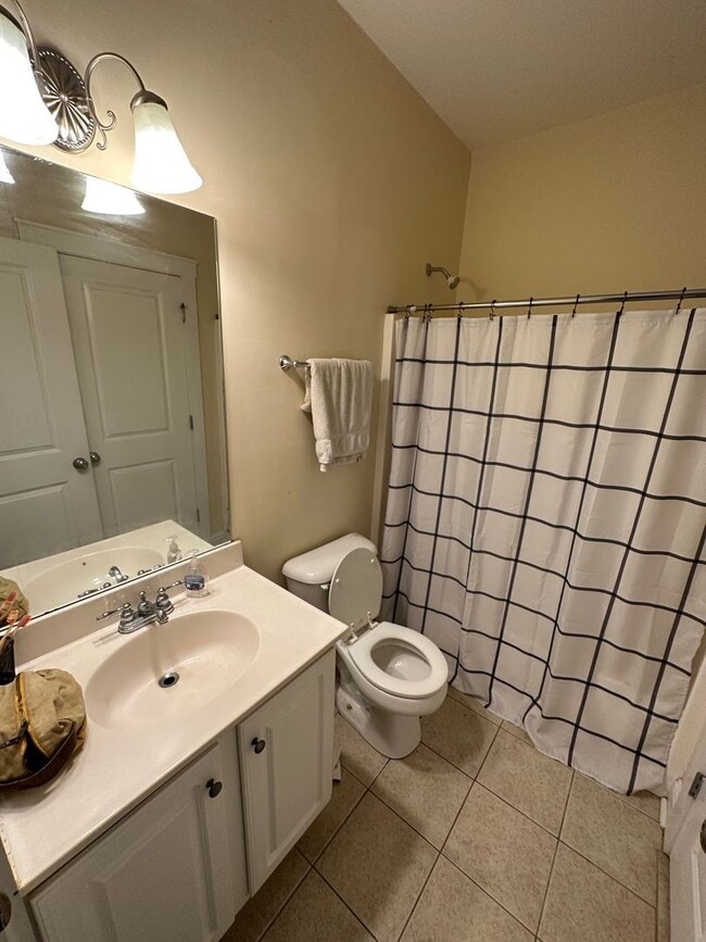 Building Photo - The Retreat @ Magnolia Bluff!