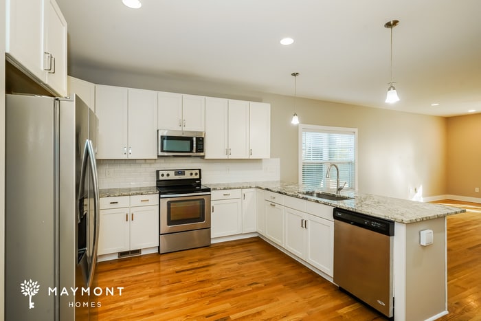 Building Photo - 2022B Greenwood Cir