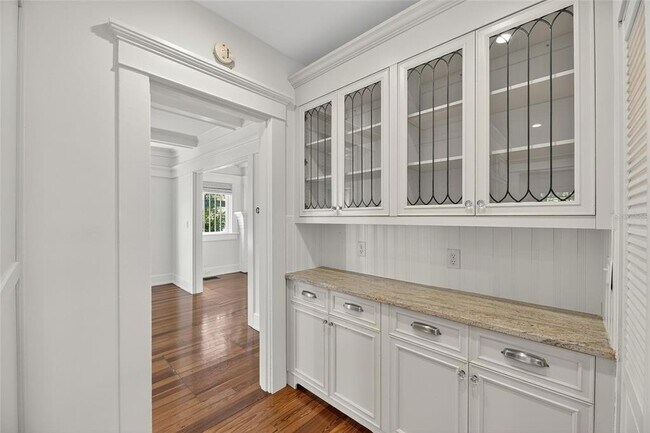 Building Photo - 3003 W Harbor View Ave