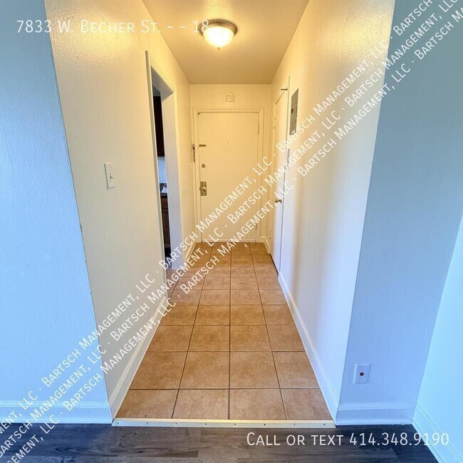 Building Photo - 7833 W Becher St