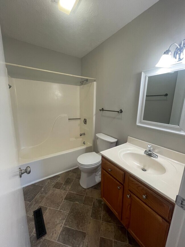 Building Photo - Two Bed/One Bath Centrally Located to West...