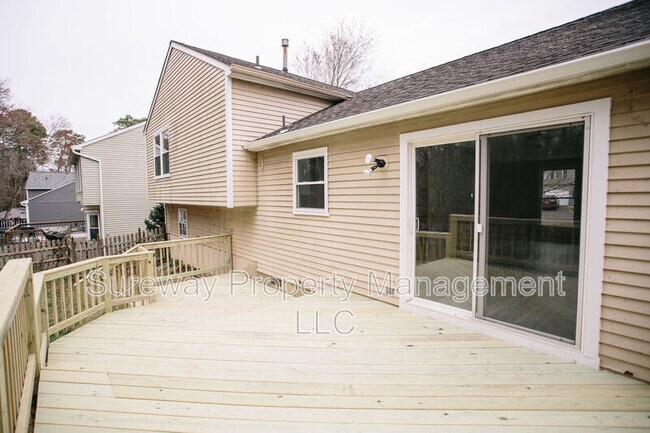Building Photo - 57 Lady Diana Cir