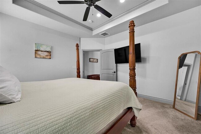 Building Photo - 12422 NE Stone Ridge Ln