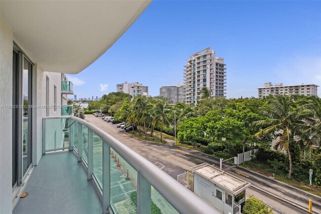 Building Photo - 1500 Bay Rd