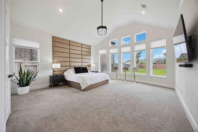 Building Photo - 9911 Regal Bend Dr