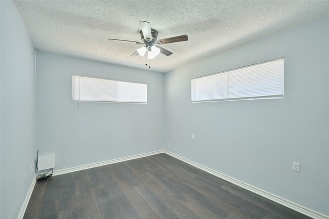 Building Photo - 21 Harbour Ln