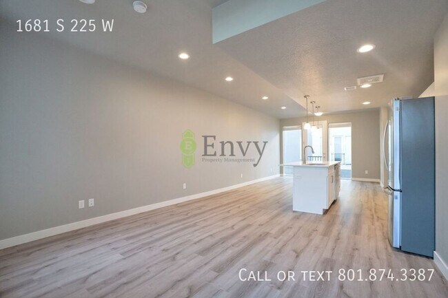 Building Photo - 1681 S 225 E