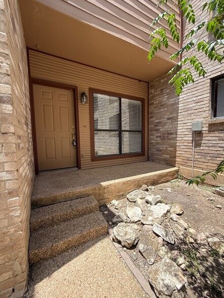 Building Photo - 9510 Scots Glen