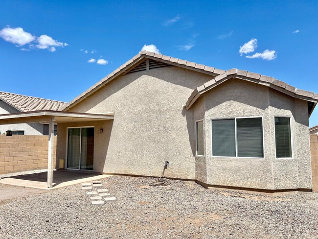 Building Photo - 2547 E San Manuel Rd