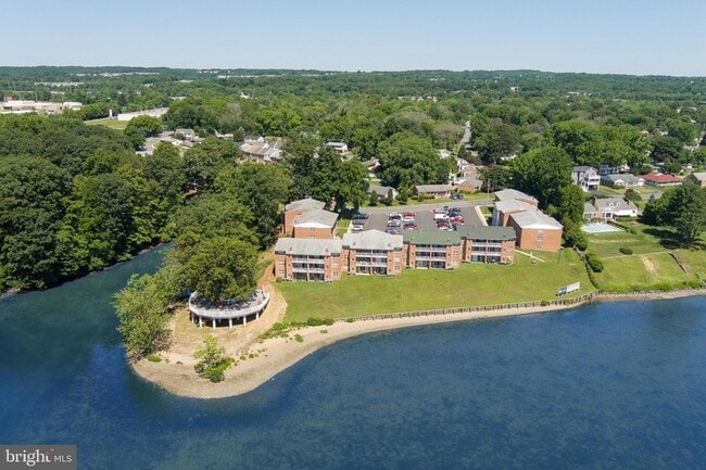 Building Photo - 1117 Chesapeake Dr