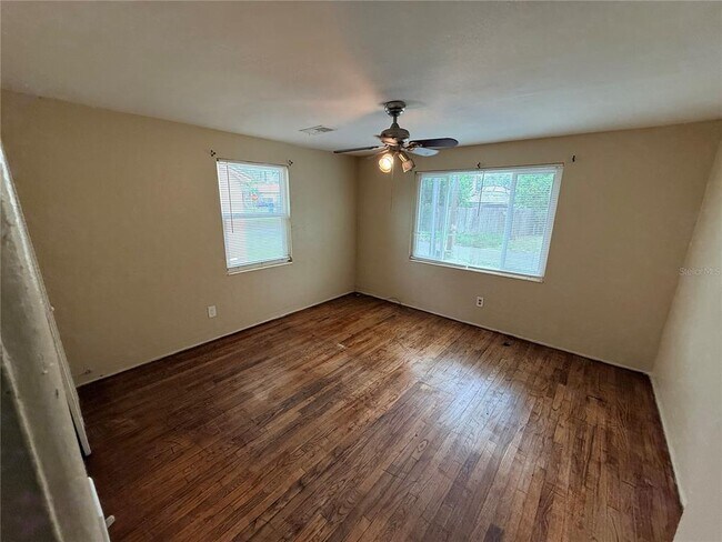 Building Photo - 1759 Temple Terrace S