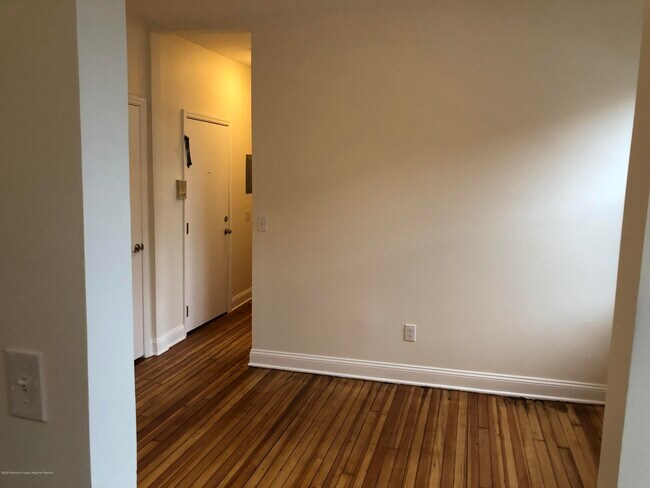 Building Photo - 516 Summerfield Ave