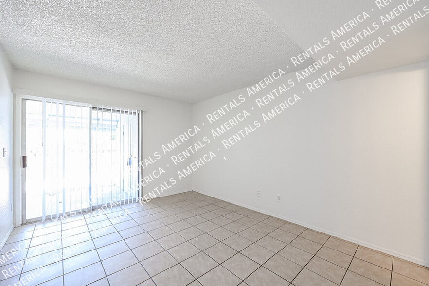 Building Photo - 10100 N 89th Ave