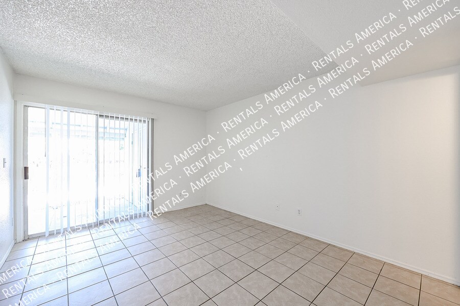 Building Photo - 10100 N 89th Ave