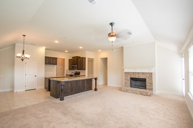 Building Photo - Beautifully crafted 4-2-2 home in Fort Worth.